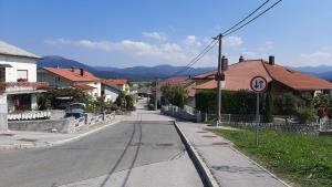 Vilharjevo naselje Vi vozite